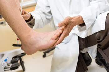 foot doctor, podiatrist in the Nassau County, NY: Massapequa (Hempstead, Levittown, Wantagh, East Meadow, Merrick, North Bellmore, Roosevelt, Bellmore, South Farmingdale, North Merrick) and Sufolk County, NY: West Babylon, Lindenhurst, Copiague, North Amityville areas